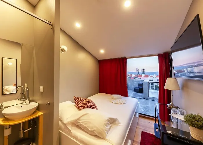 The Bridge Лісабон