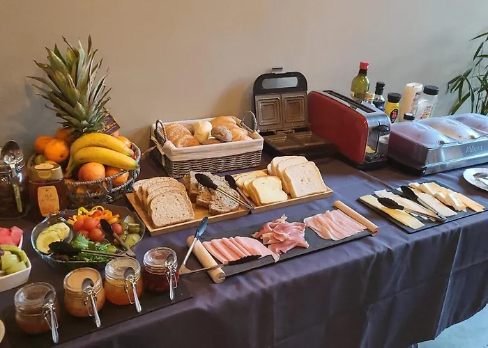 The Bridge Хостел