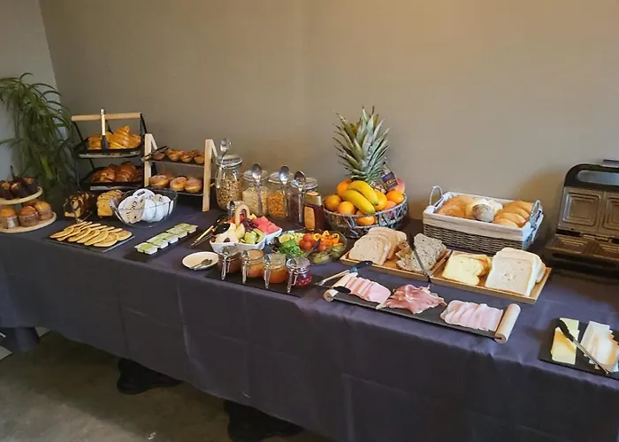 Хостел The Bridge