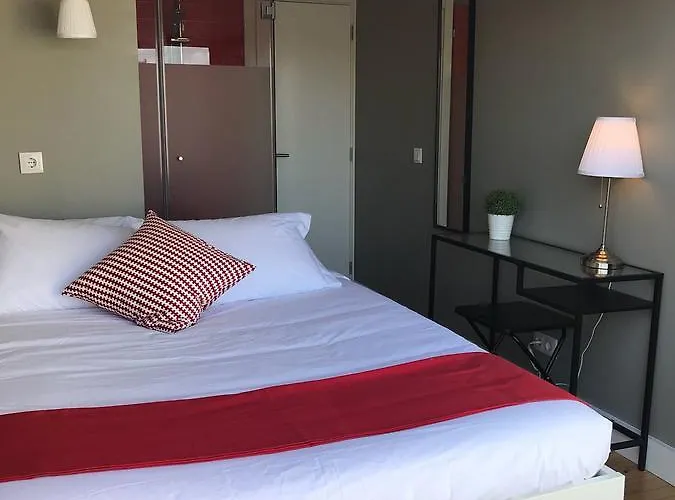 The Bridge Хостел Лісабон