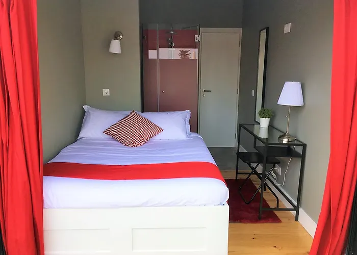 The Bridge Лісабон