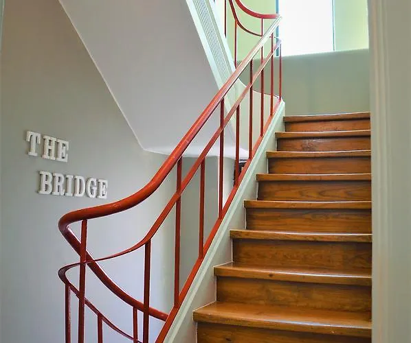 The Bridge Хостел