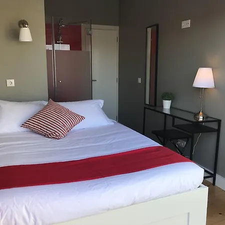 The Bridge Хостел Лісабон