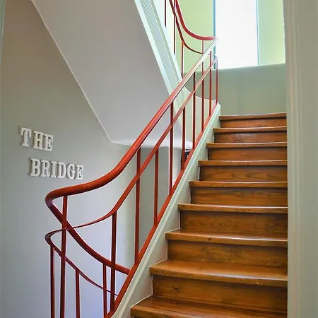 The Bridge Хостел